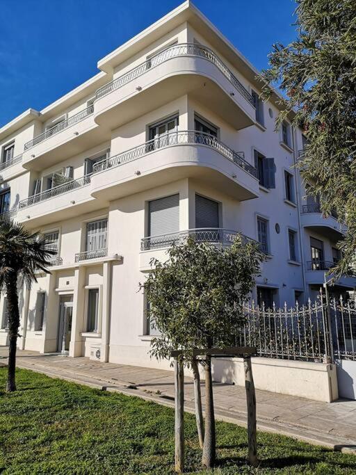 Beach Front, Superbe Appartement Pour 4 Personnes نيس المظهر الخارجي الصورة