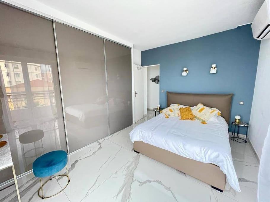 Beach Front, Superbe Appartement Pour 4 Personnes نيس المظهر الخارجي الصورة