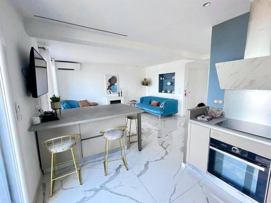 Beach Front, Superbe Appartement Pour 4 Personnes نيس المظهر الخارجي الصورة