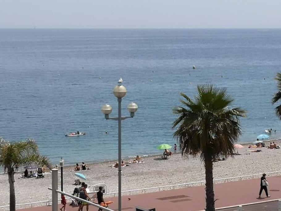 Beach Front, Superbe Appartement Pour 4 Personnes نيس المظهر الخارجي الصورة