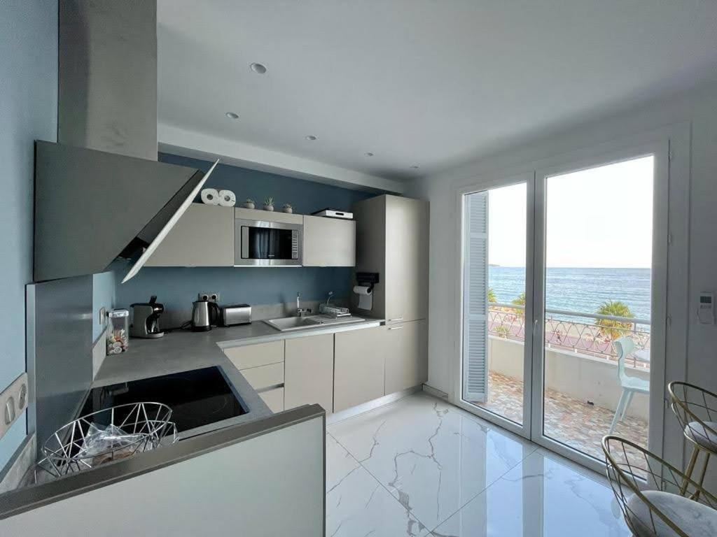 Beach Front, Superbe Appartement Pour 4 Personnes نيس المظهر الخارجي الصورة