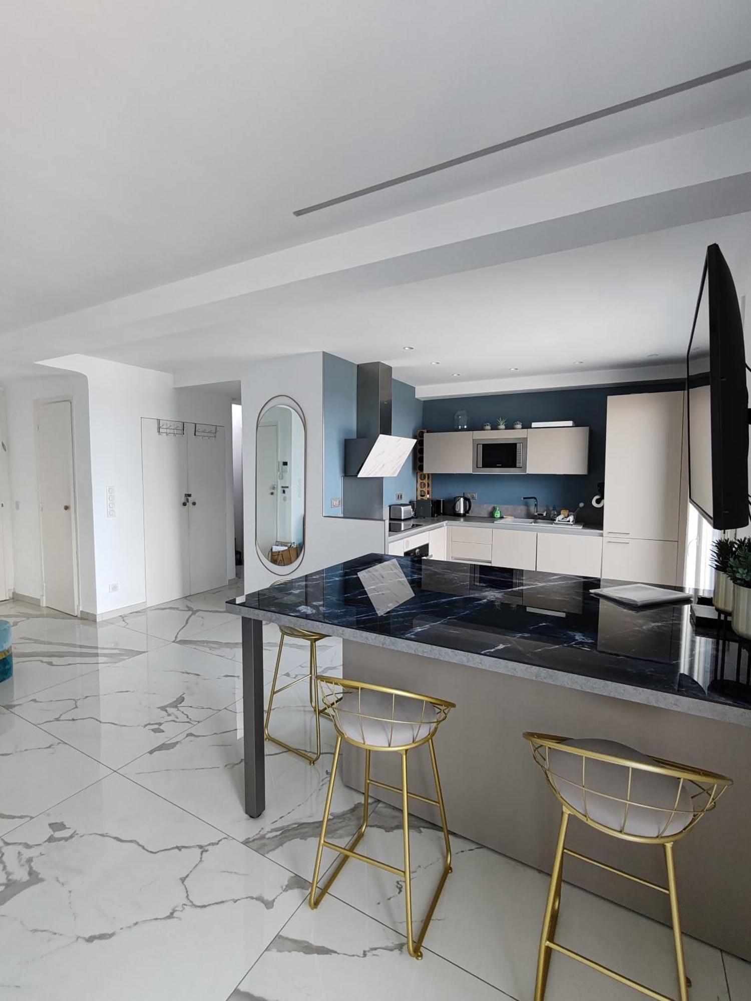 Beach Front, Superbe Appartement Pour 4 Personnes نيس المظهر الخارجي الصورة