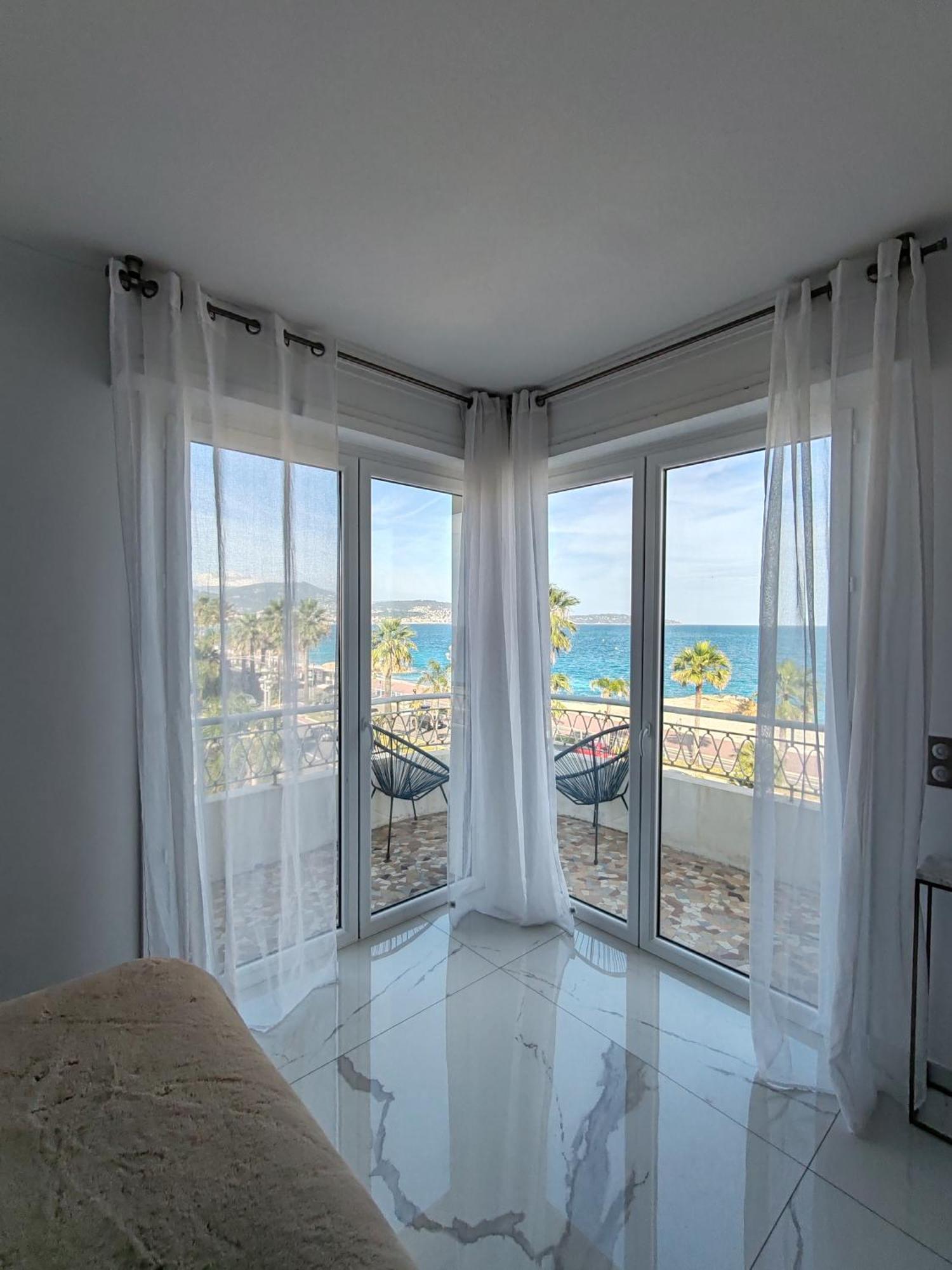 Beach Front, Superbe Appartement Pour 4 Personnes نيس المظهر الخارجي الصورة
