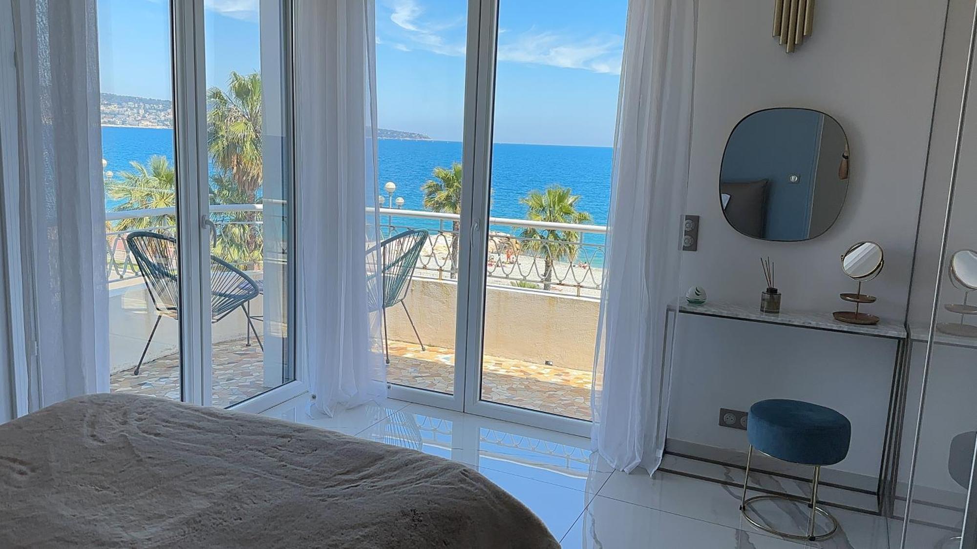 Beach Front, Superbe Appartement Pour 4 Personnes نيس المظهر الخارجي الصورة