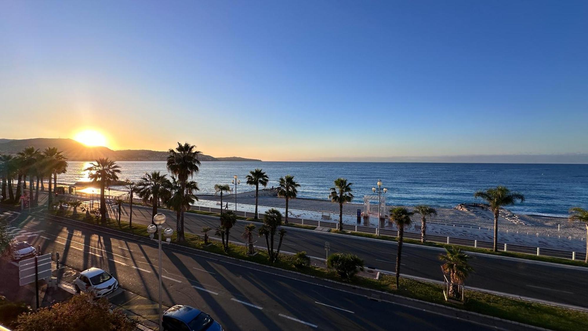 Beach Front, Superbe Appartement Pour 4 Personnes نيس المظهر الخارجي الصورة